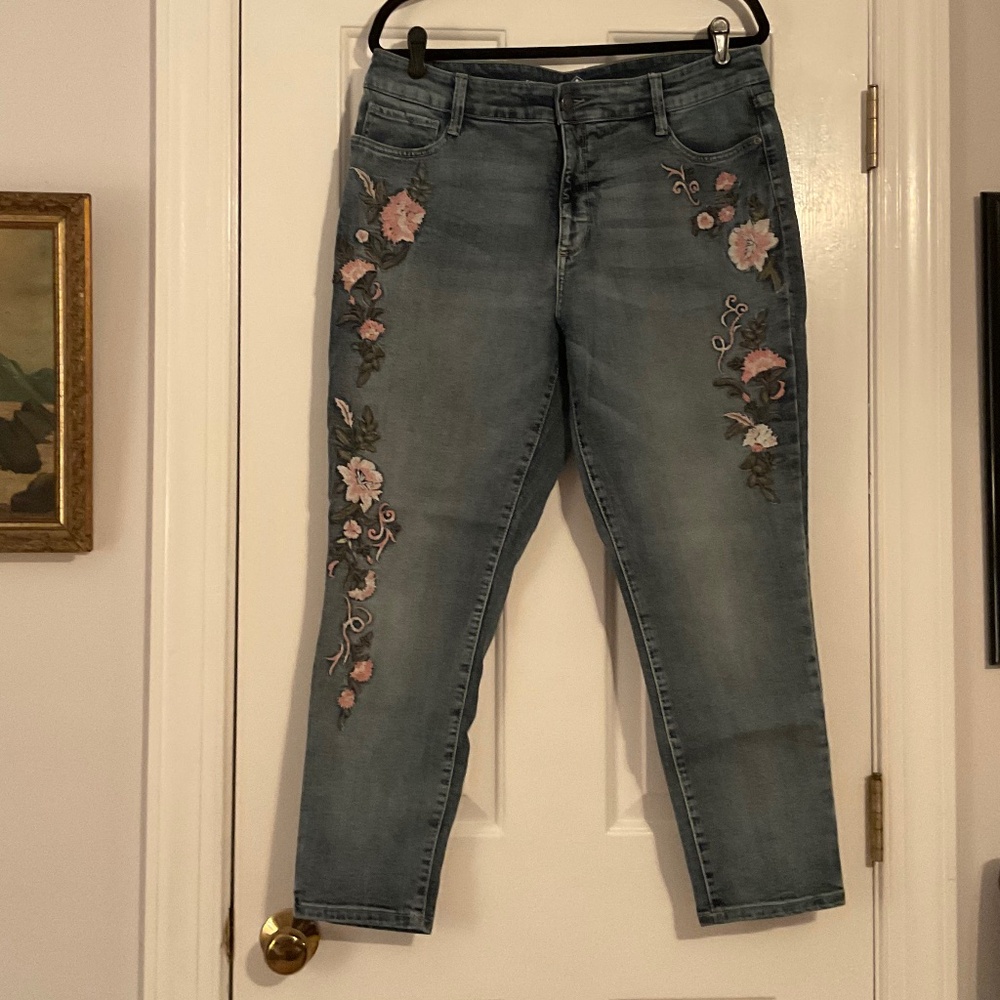 St John’s Bay Skinny Leg Blue Jeans with Embroidery Size 16